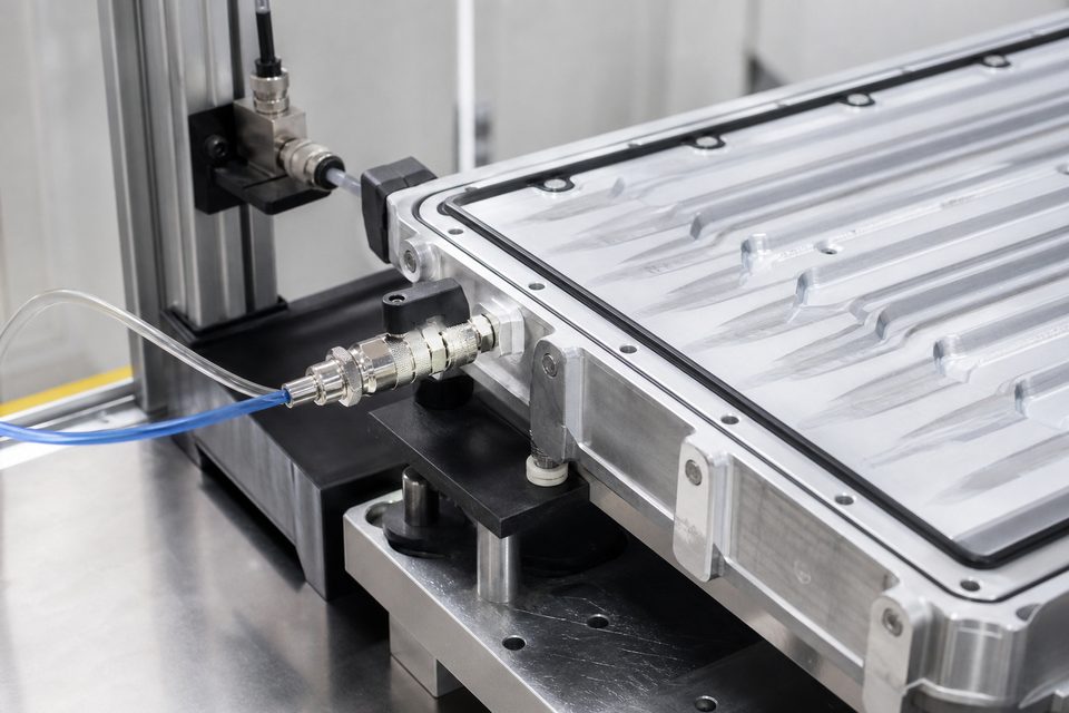 cooling-plate-seal-leak-test
