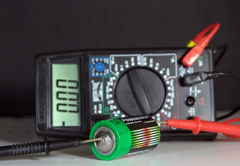 From Principle to Practice: A Detailed Explanation of the Core Value of a Battery Voltage Tracker